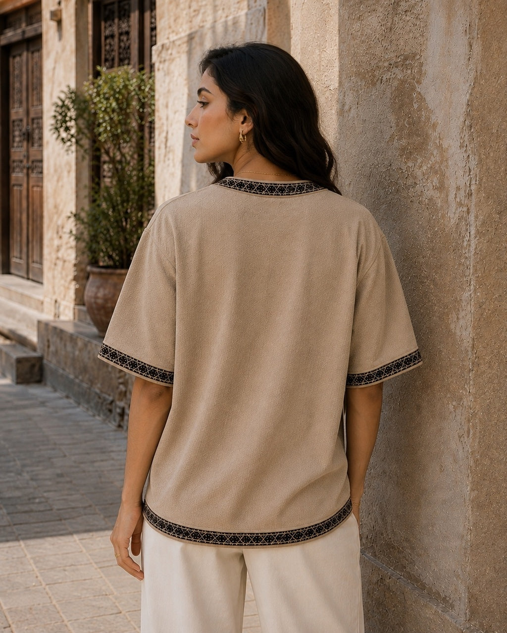 Virsa Sand | T-Shirt