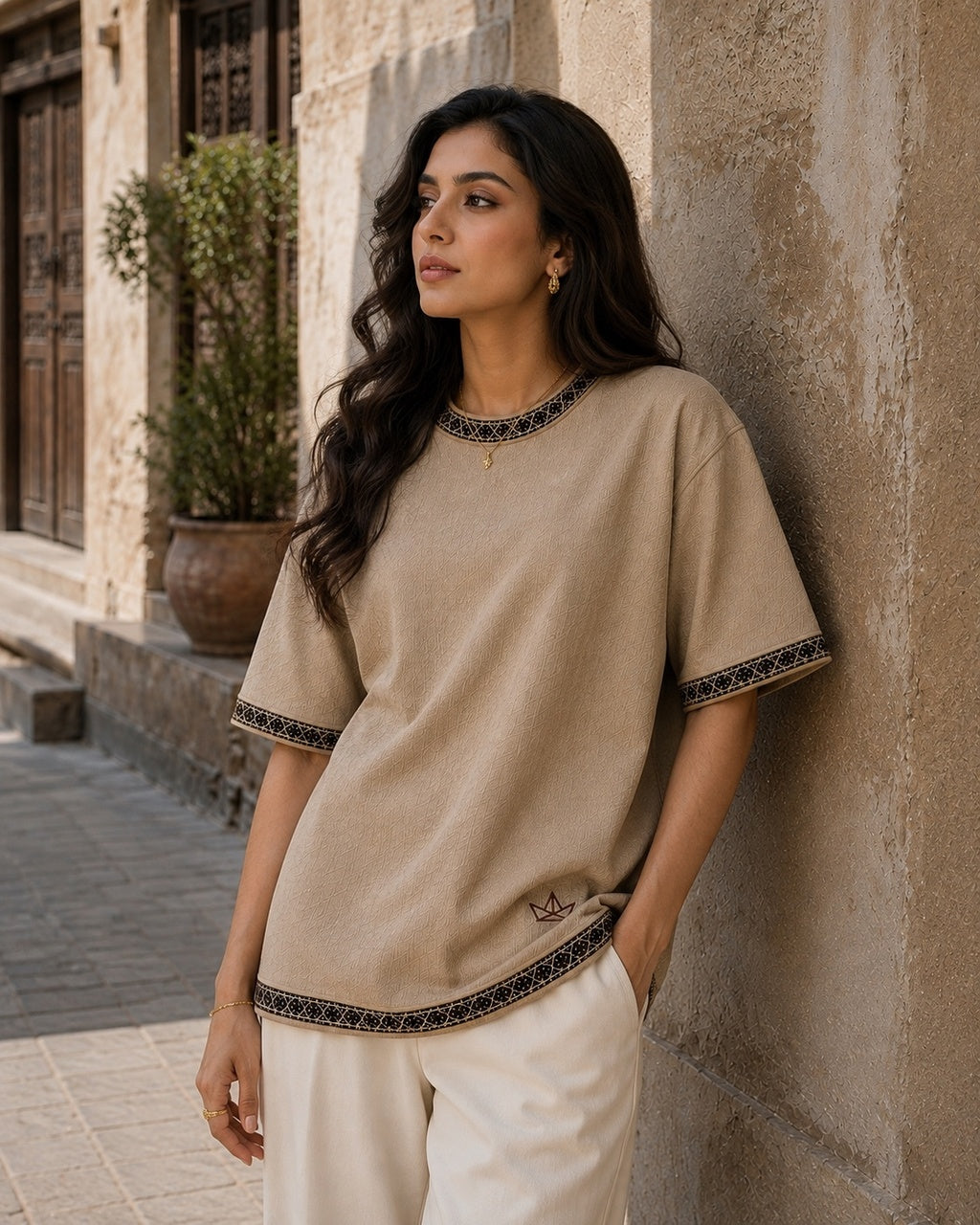 Virsa Sand | T-Shirt